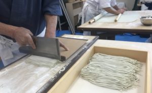 リズムで切る♪細く揃った幅！